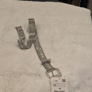 Silver Belt with Sleek Design and Adjustable Length